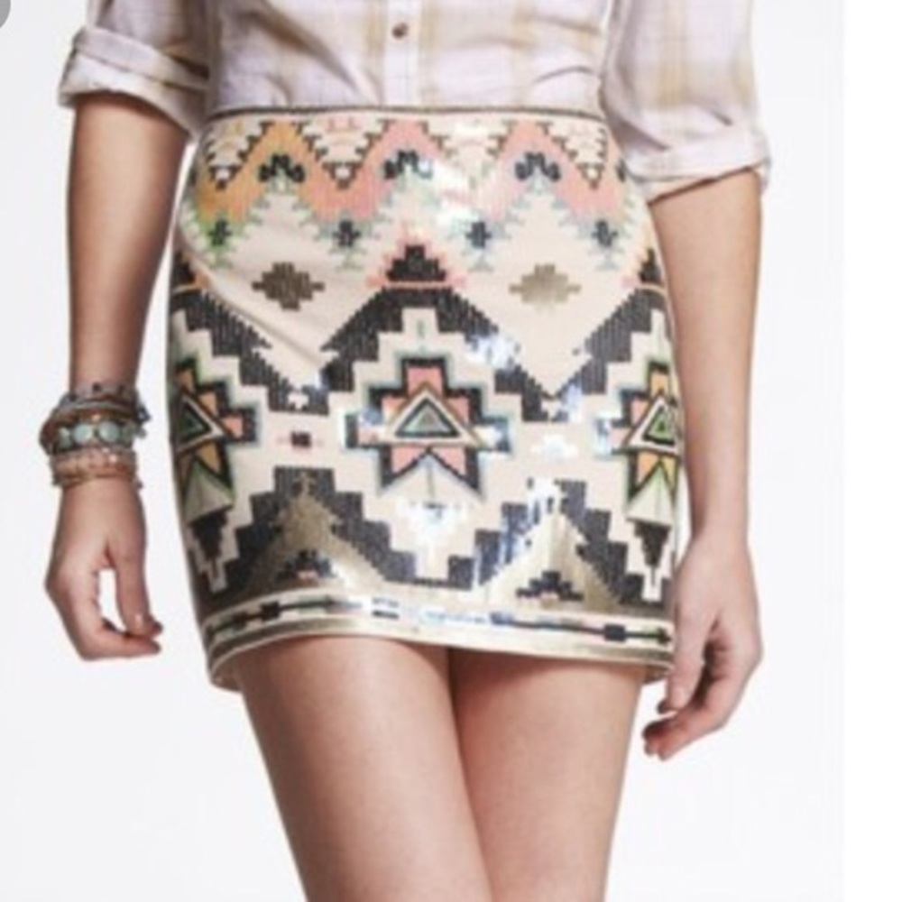 ❌❌❌SOLD❌❌❌Express Sequin Mini Skirt - Picture 2 of 4
